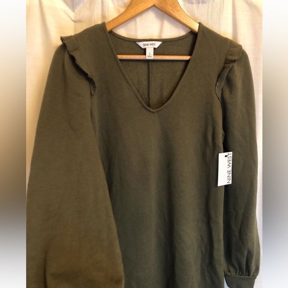 nine west NWT olive green t-shirt dress with ruffled shoulders - Picture 2 of 5